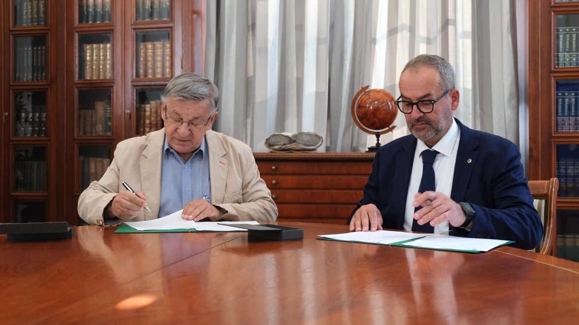 Podpisanie umowy, fot. Uniwersytet Gdański