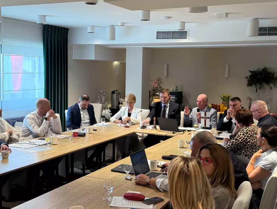 Kluczowym zagadnieniem zebrania były szanse związane z powstawaniem farm wiatrowych na Bałtyku, fot. ZMIGW