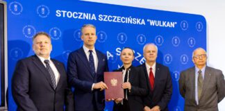 240 mln złotych dla Stoczni Szczecińskiej „Wulkan” – nowe inwestycje w infrastrukturę morską 14..05.2025 Szczecin. Stocznia Wulkan podpisanie umowy inwestycyjnej. Fot. Robert Stachnik