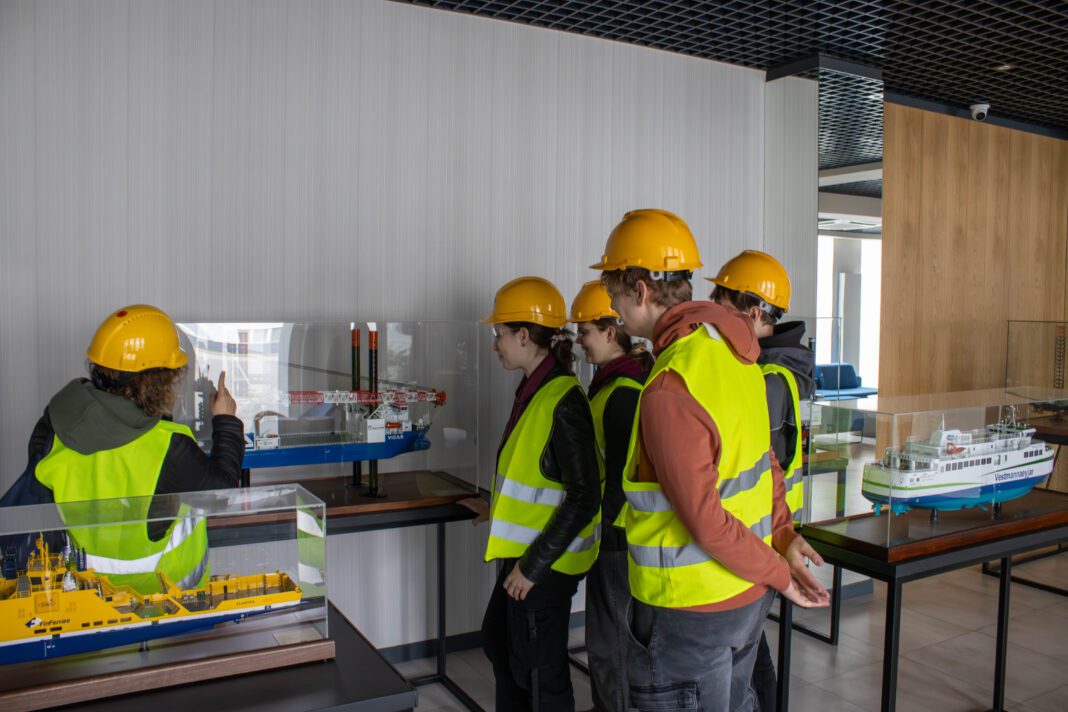 Studenci w siedzibie Crist, fot. Politechnika Gdańska