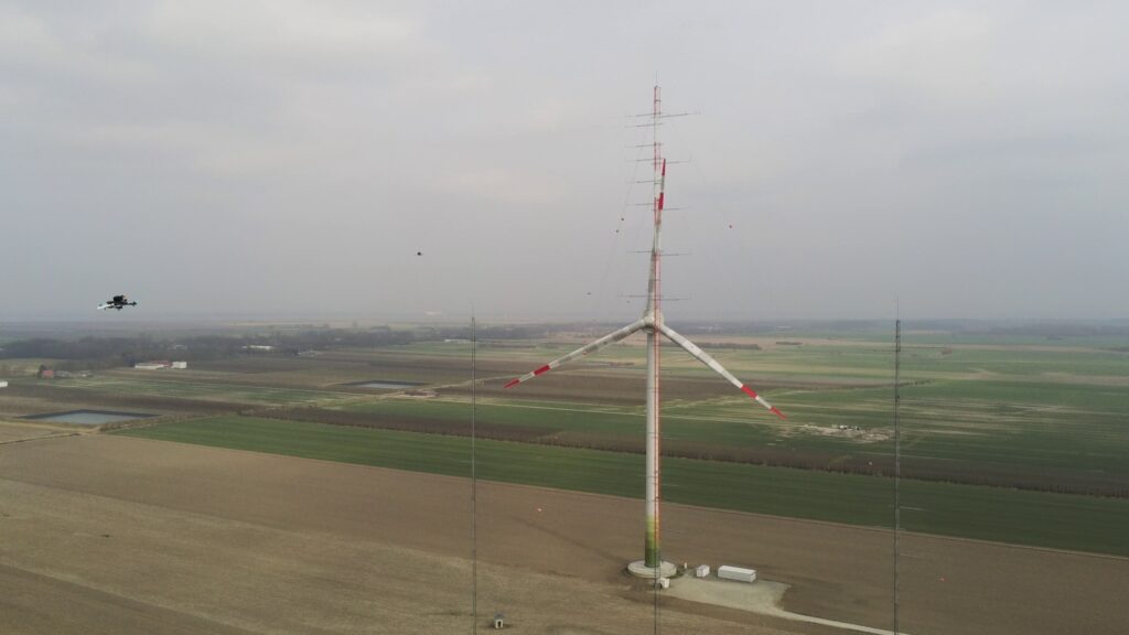 Badania śladu aerodynamicznego (wake effect) na terenie farmy wiatrowej w Niemczech, fot. DRL