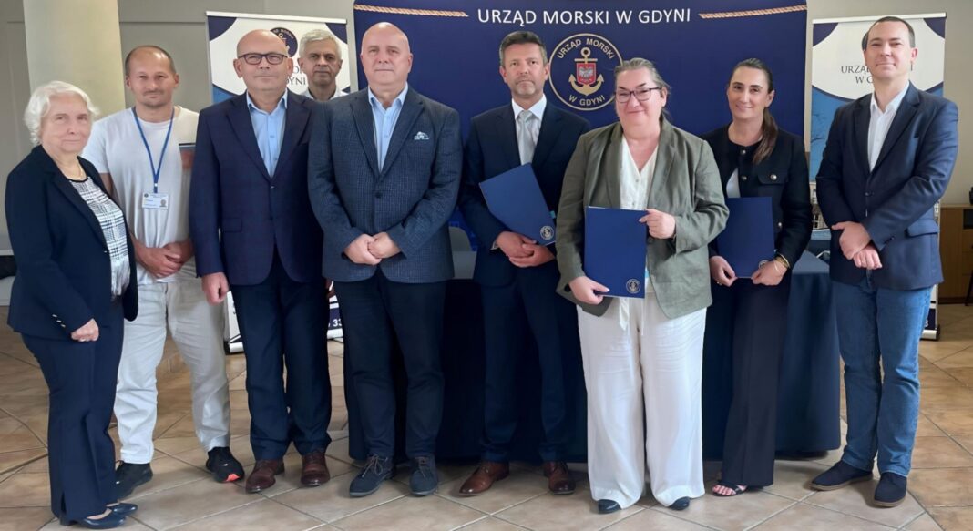 Urząd Morski w Gdyni podpisał kolejne umowy w ramach KPO – nadzór inwestorski dla prac modernizacyjnych w Porcie Łeba i Ustka, fot. Urząd Morski w Gdyni