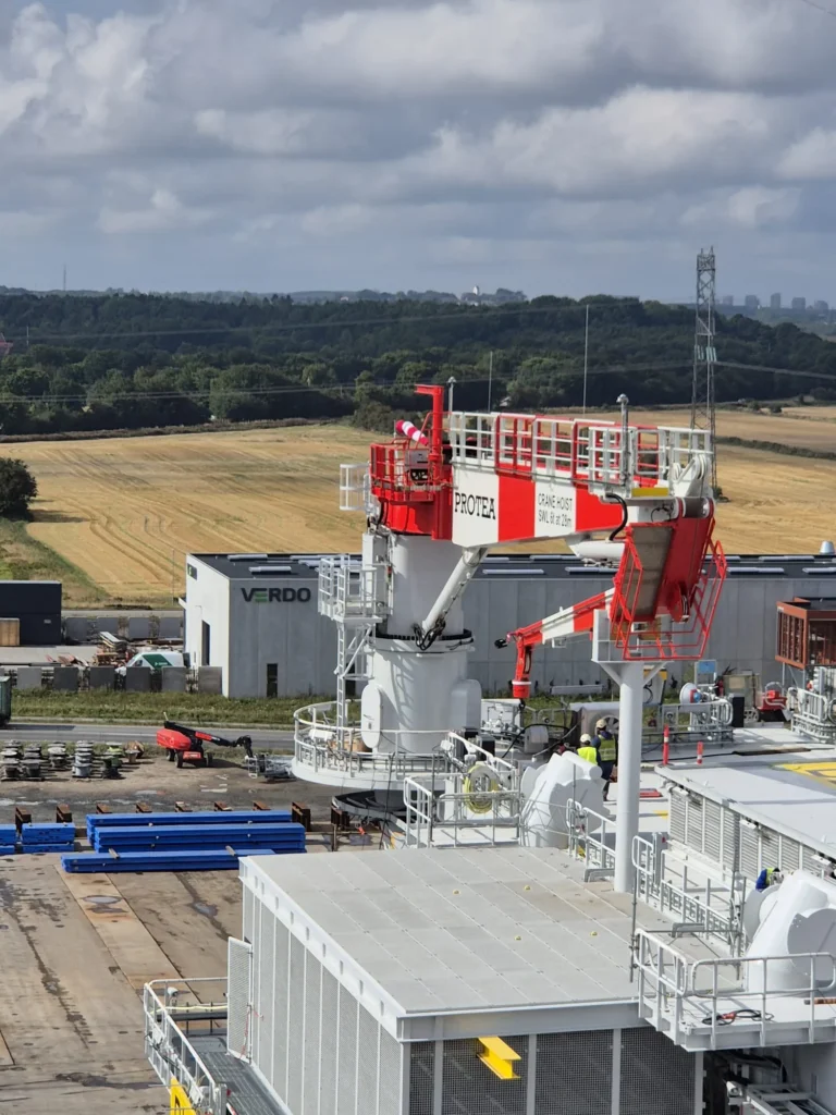 Żuraw Knuckle Boom dla MFW Baltic Power,fot. Protea