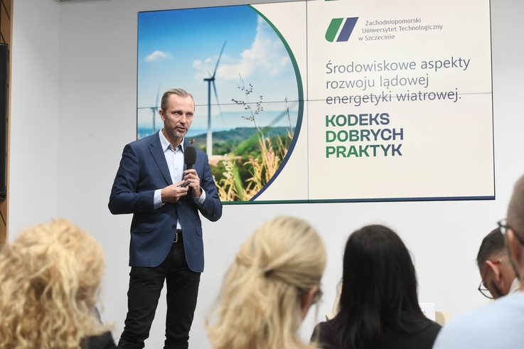 Dr hab. inż. Paweł Mickiewicz, profesor Zachodniopomorskiego Uniwersytetu Technologicznego w fot. PAP Mediaroom