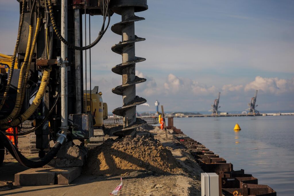 Budowa terminala T5, fot. NDI